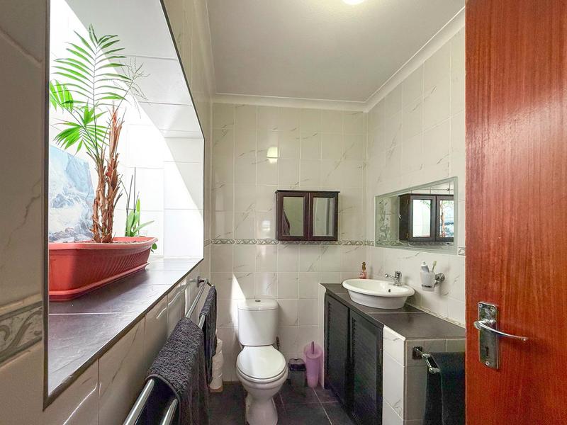 6 Bedroom Property for Sale in Denneoord Western Cape